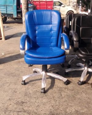 ROUTINE REVOLVING CHIAIR - 32